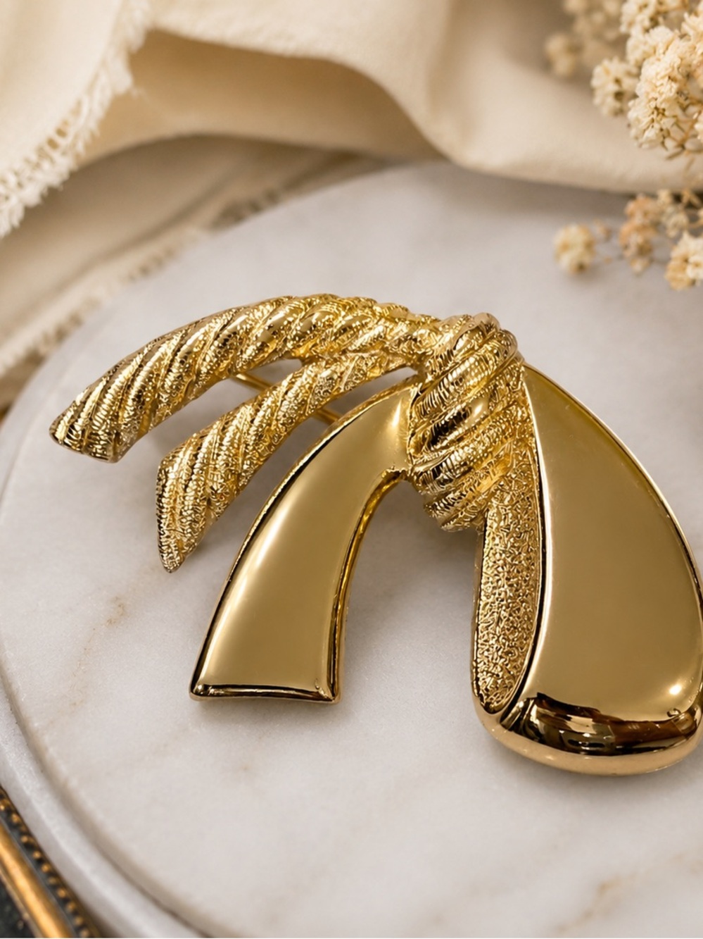 Dior Gold-tone Abstract Knot Brooch